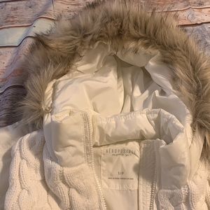 Aeropostale White Puffer Vest With Faux Fur Trim Hood